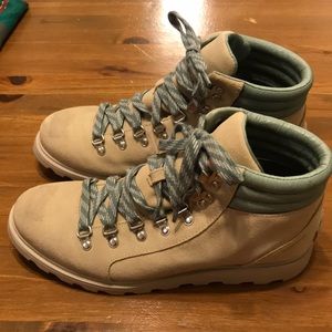 Sorel Women’s Hiking Boots Size 9.5W
